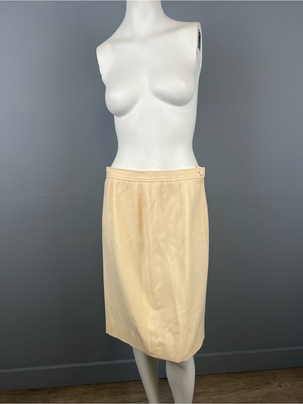 Vintage Valentino Missy 100% Lana Wool Classic Cream Pencil Skirt